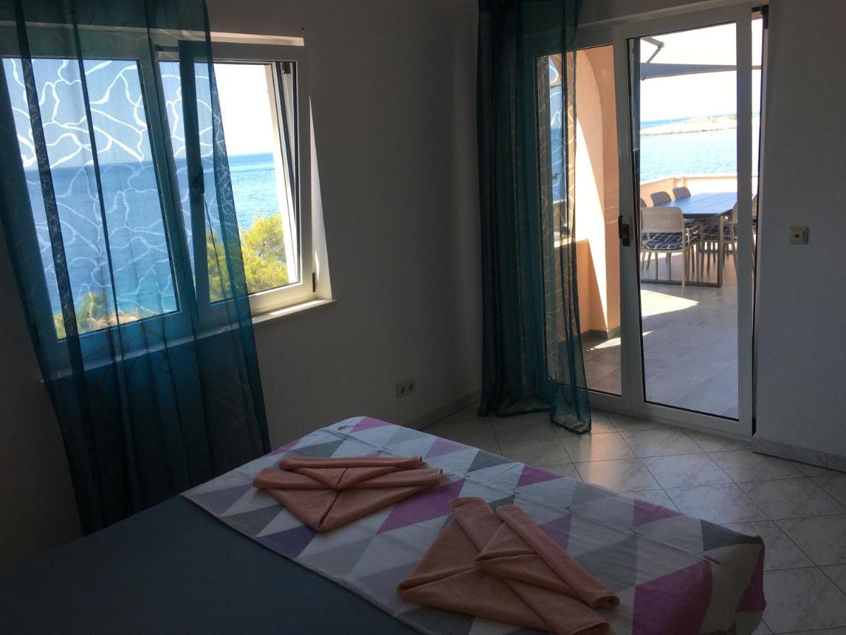 Apartments puntaplanka direkt am meer Rogoznica  Bagian luar foto