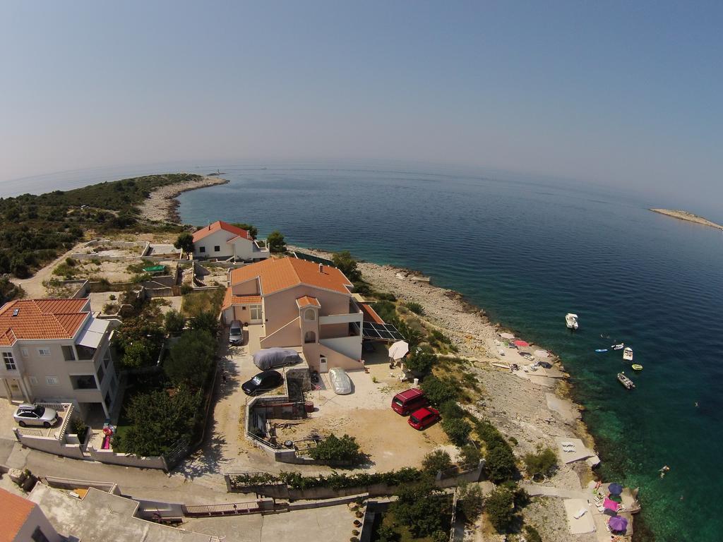 Apartments puntaplanka direkt am meer Rogoznica  Bagian luar foto