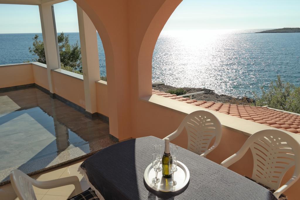 Apartments puntaplanka direkt am meer Rogoznica  Bagian luar foto