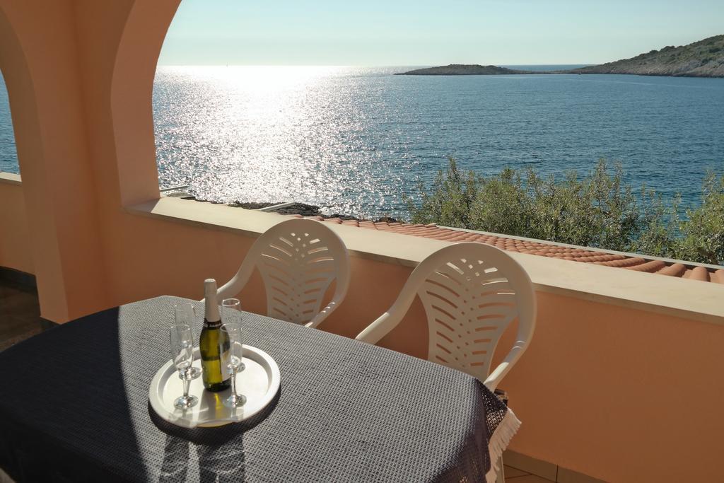 Apartments puntaplanka direkt am meer Rogoznica  Bagian luar foto