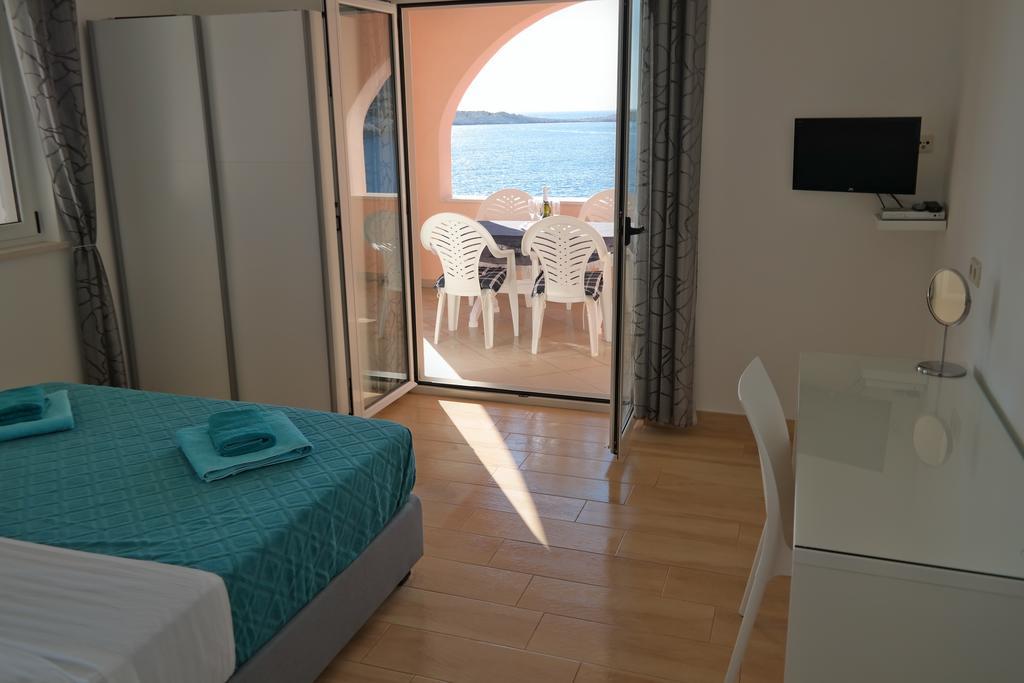Apartments puntaplanka direkt am meer Rogoznica  Bagian luar foto
