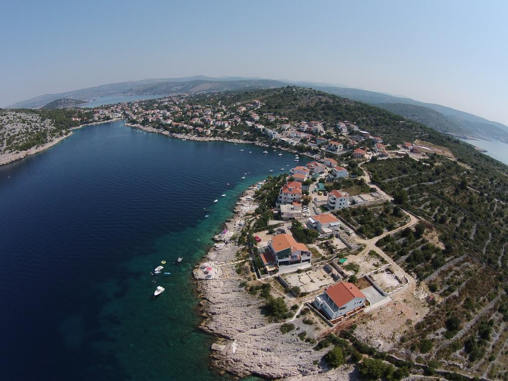 Apartments puntaplanka direkt am meer Rogoznica  Bagian luar foto