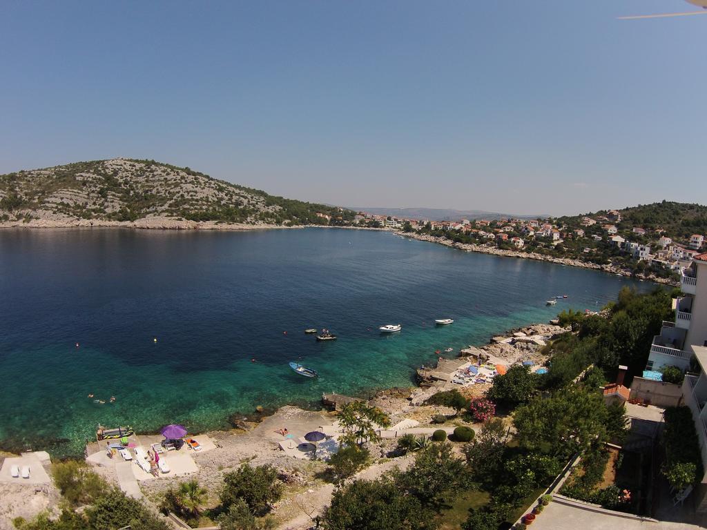 Apartments puntaplanka direkt am meer Rogoznica  Bagian luar foto