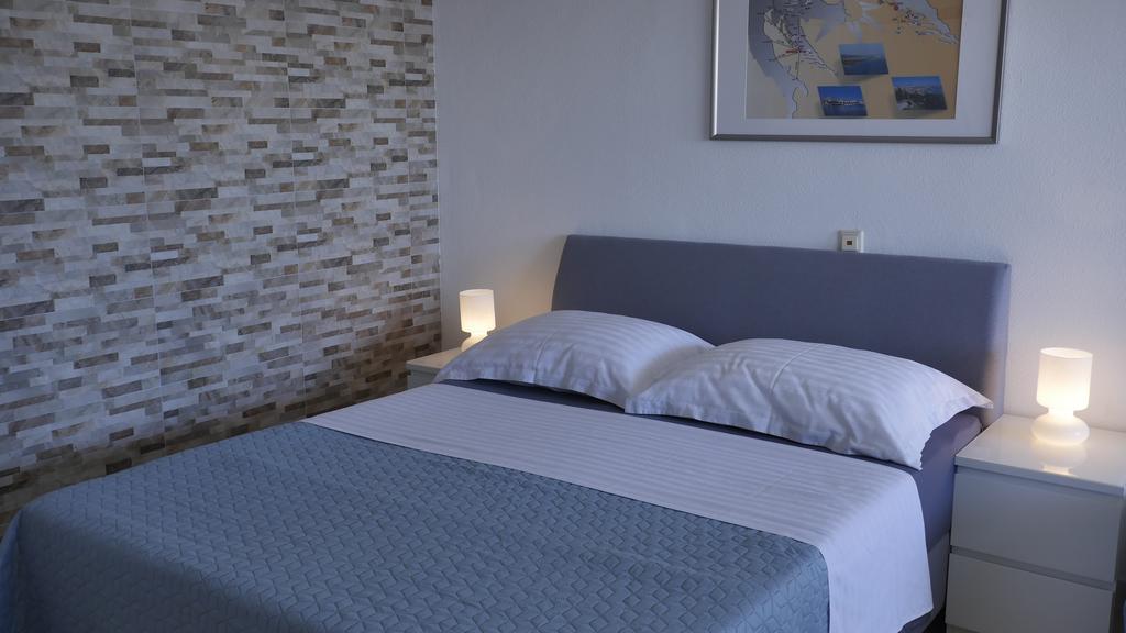 Apartments puntaplanka direkt am meer Rogoznica  Bagian luar foto