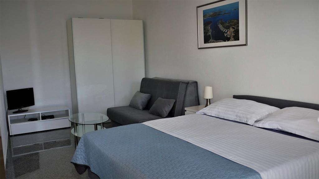 Apartments puntaplanka direkt am meer Rogoznica  Bagian luar foto