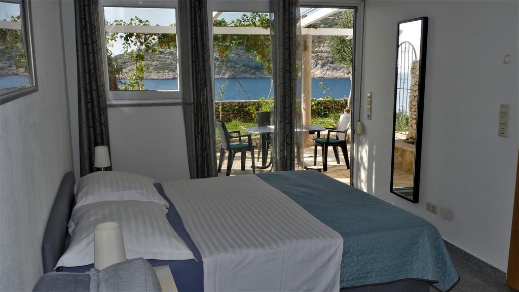 Apartments puntaplanka direkt am meer Rogoznica  Bagian luar foto